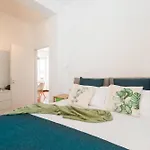 Line 8 House 罗马